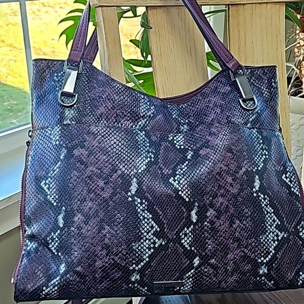 Vince Camuto tote